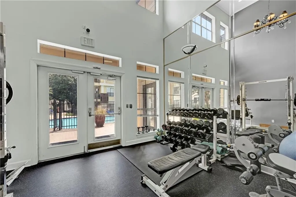3777 Peachtree Road Ne Unit 1324, Brookhaven, Georgia 30319, 2 Bedrooms Bedrooms, ,1 BathroomBathrooms,Residential,For Sale,3777 Peachtree Road Ne Unit 1324,7647622