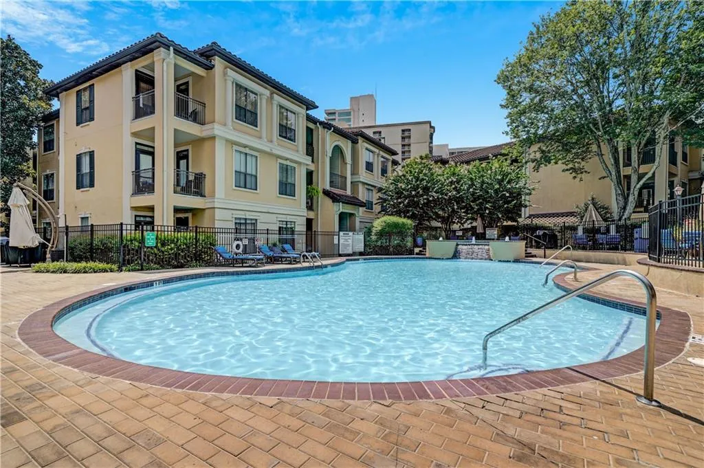 3777 Peachtree Road Ne Unit 1324, Brookhaven, Georgia 30319, 2 Bedrooms Bedrooms, ,1 BathroomBathrooms,Residential,For Sale,3777 Peachtree Road Ne Unit 1324,7647622