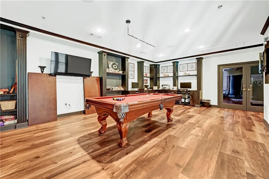 3777 Peachtree Road Ne Unit 1324, Brookhaven, Georgia 30319, 2 Bedrooms Bedrooms, ,1 BathroomBathrooms,Residential,For Sale,3777 Peachtree Road Ne Unit 1324,7647622