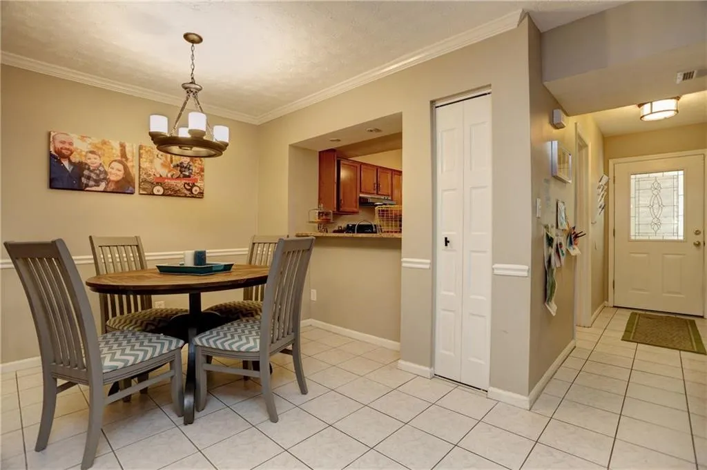 5380 Chemin De Vie, Sandy Springs, Georgia 30342, 2 Bedrooms Bedrooms, ,2 BathroomsBathrooms,Residential,Sold,5380 Chemin De Vie,5718330