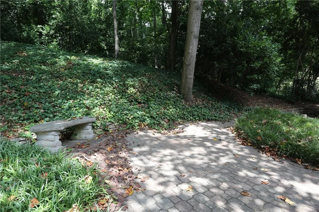 5380 Chemin De Vie, Sandy Springs, Georgia 30342, 2 Bedrooms Bedrooms, ,2 BathroomsBathrooms,Residential,Sold,5380 Chemin De Vie,5718330