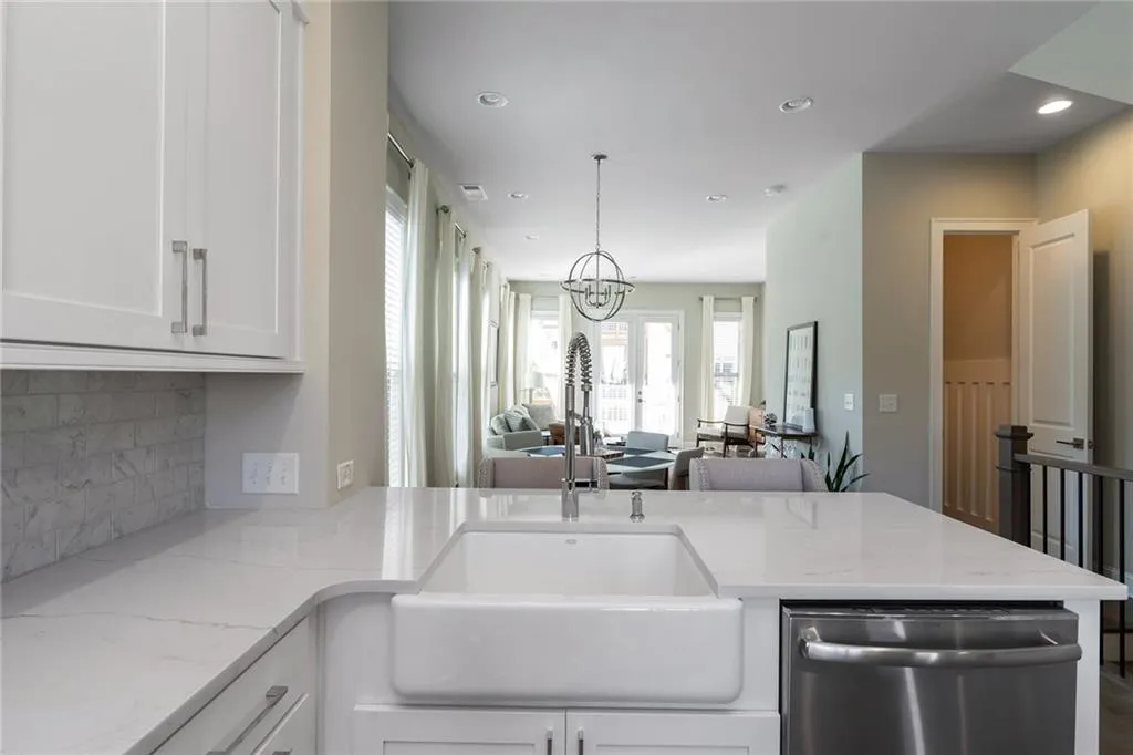 4302 Parkside Place, Atlanta, Georgia 30342, 2 Bedrooms Bedrooms, ,2 BathroomsBathrooms,Residential,Sold,4302 Parkside Place,6810851