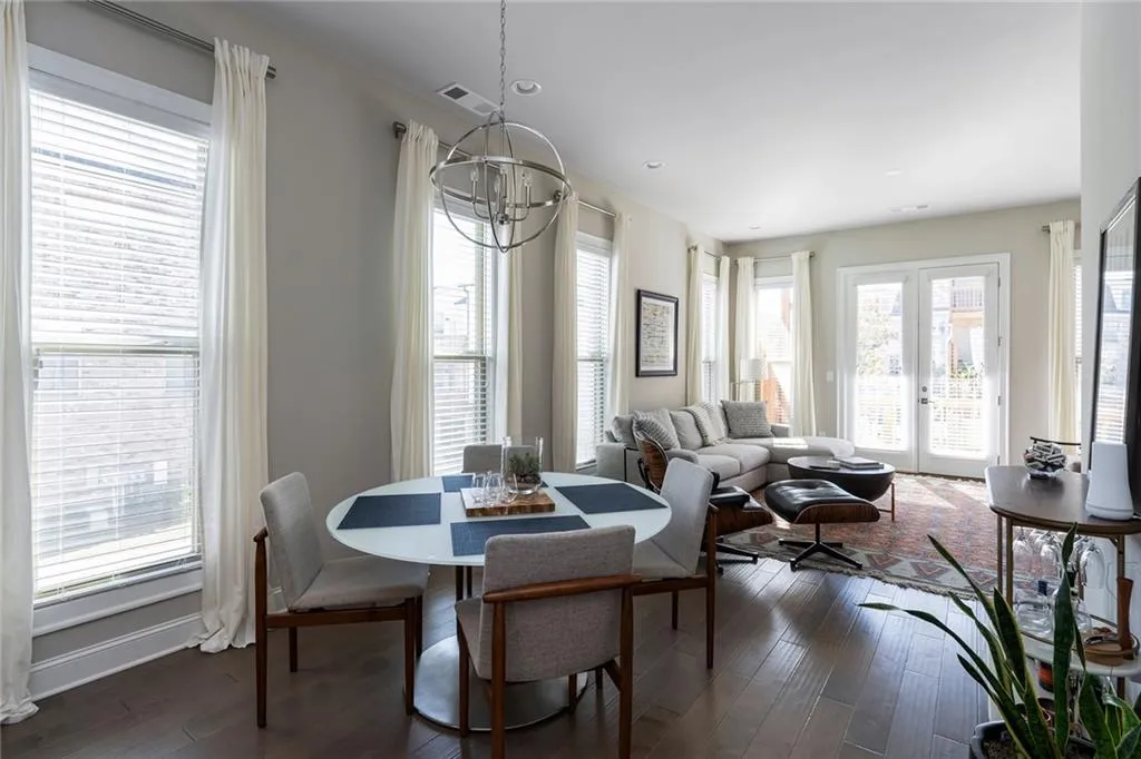 4302 Parkside Place, Atlanta, Georgia 30342, 2 Bedrooms Bedrooms, ,2 BathroomsBathrooms,Residential,Sold,4302 Parkside Place,6810851