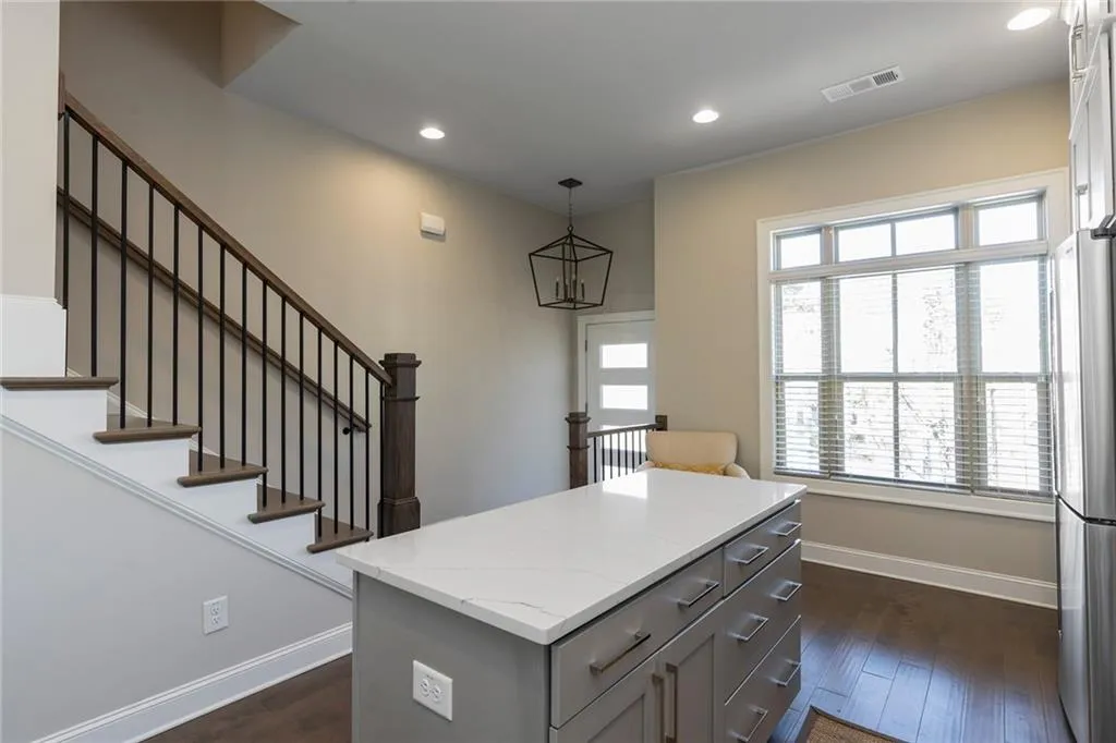 4302 Parkside Place, Atlanta, Georgia 30342, 2 Bedrooms Bedrooms, ,2 BathroomsBathrooms,Residential,Sold,4302 Parkside Place,6810851