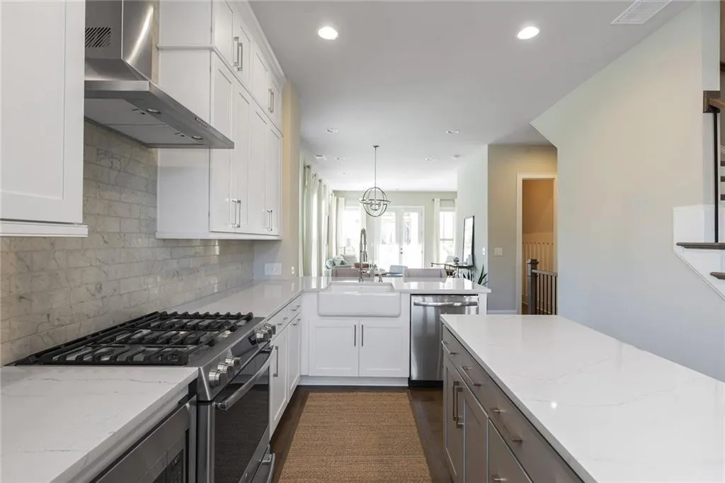 4302 Parkside Place, Atlanta, Georgia 30342, 2 Bedrooms Bedrooms, ,2 BathroomsBathrooms,Residential,Sold,4302 Parkside Place,6810851