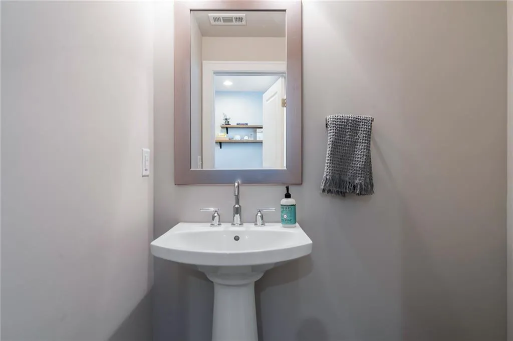 4302 Parkside Place, Atlanta, Georgia 30342, 2 Bedrooms Bedrooms, ,2 BathroomsBathrooms,Residential,Sold,4302 Parkside Place,6810851