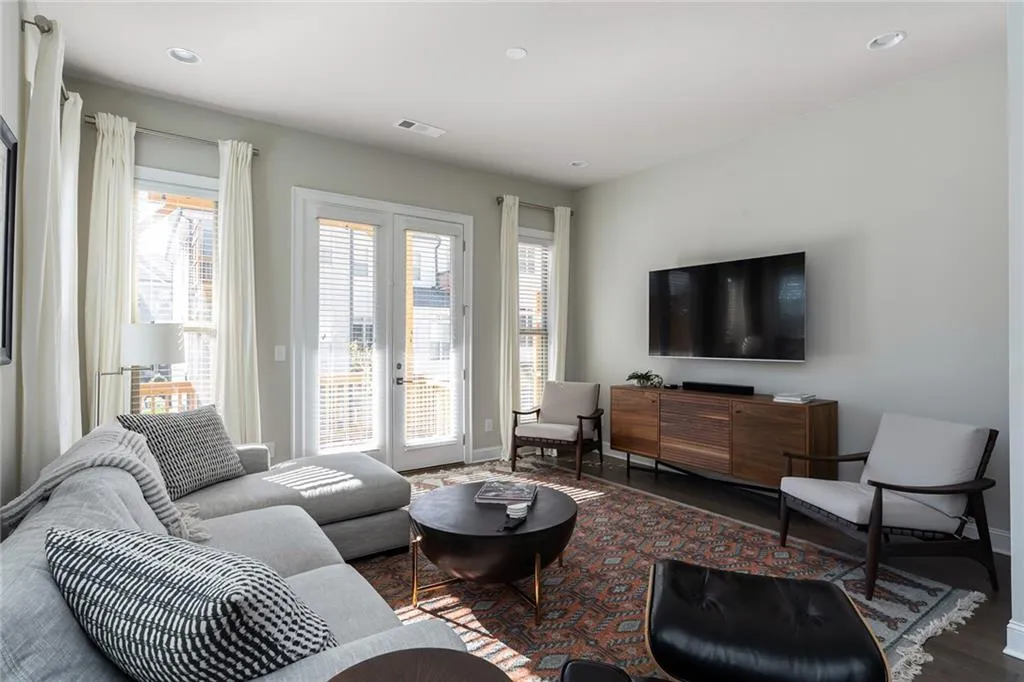 4302 Parkside Place, Atlanta, Georgia 30342, 2 Bedrooms Bedrooms, ,2 BathroomsBathrooms,Residential,Sold,4302 Parkside Place,6810851