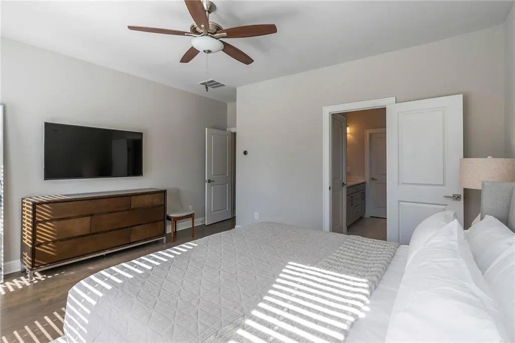 4302 Parkside Place, Atlanta, Georgia 30342, 2 Bedrooms Bedrooms, ,2 BathroomsBathrooms,Residential,Sold,4302 Parkside Place,6810851