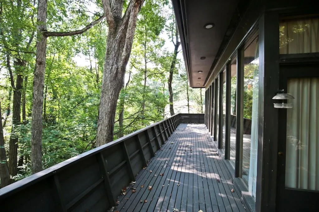 5190 Vernon Springs Trail, Atlanta, Georgia 30327, 4 Bedrooms Bedrooms, ,3 BathroomsBathrooms,Residential,Sold,5190 Vernon Springs Trail,5741160