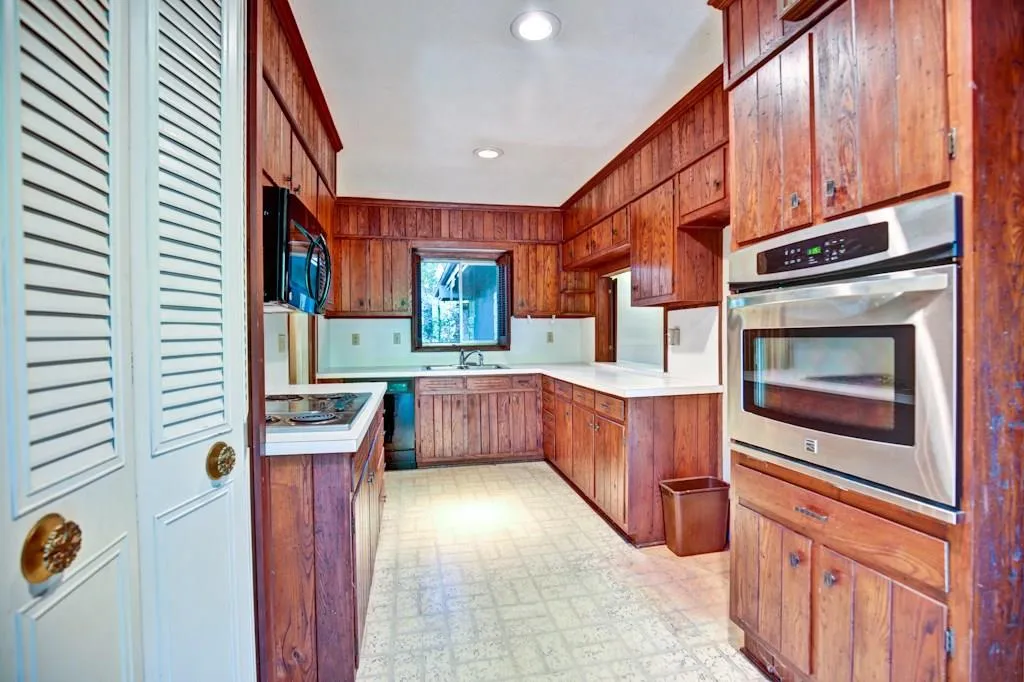 5190 Vernon Springs Trail, Atlanta, Georgia 30327, 4 Bedrooms Bedrooms, ,3 BathroomsBathrooms,Residential,Sold,5190 Vernon Springs Trail,5741160