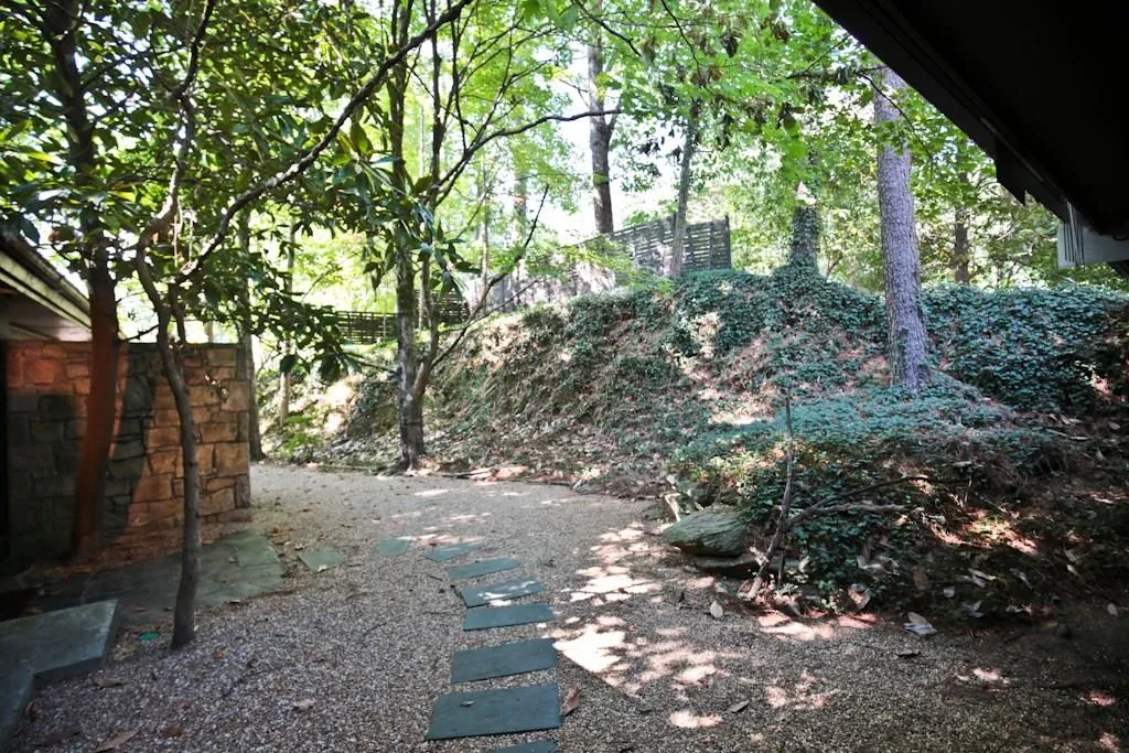 5190 Vernon Springs Trail, Atlanta, Georgia 30327, 4 Bedrooms Bedrooms, ,3 BathroomsBathrooms,Residential,Sold,5190 Vernon Springs Trail,5741160