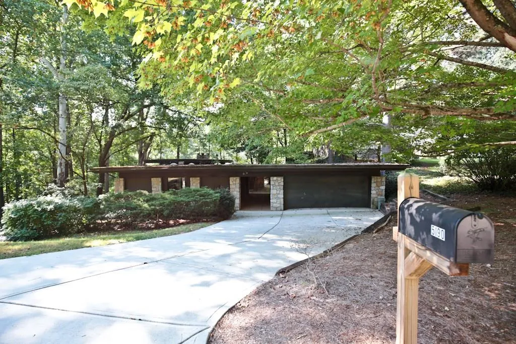 5190 Vernon Springs Trail, Atlanta, Georgia 30327, 4 Bedrooms Bedrooms, ,3 BathroomsBathrooms,Residential,Sold,5190 Vernon Springs Trail,5741160