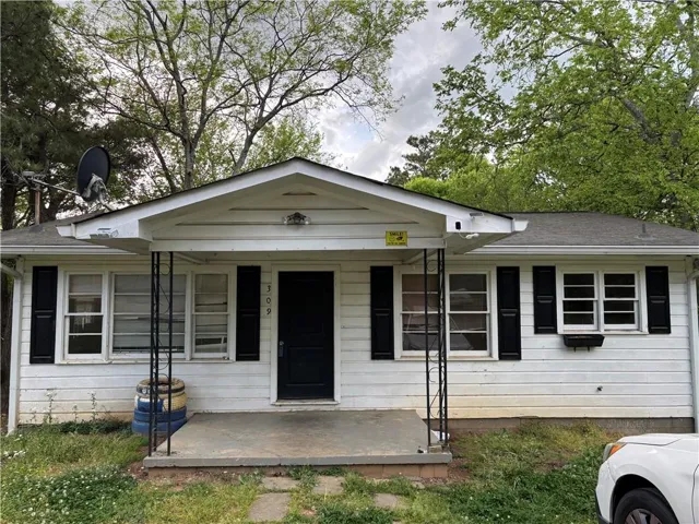 309 Crest Drive, Calhoun, Georgia 30701