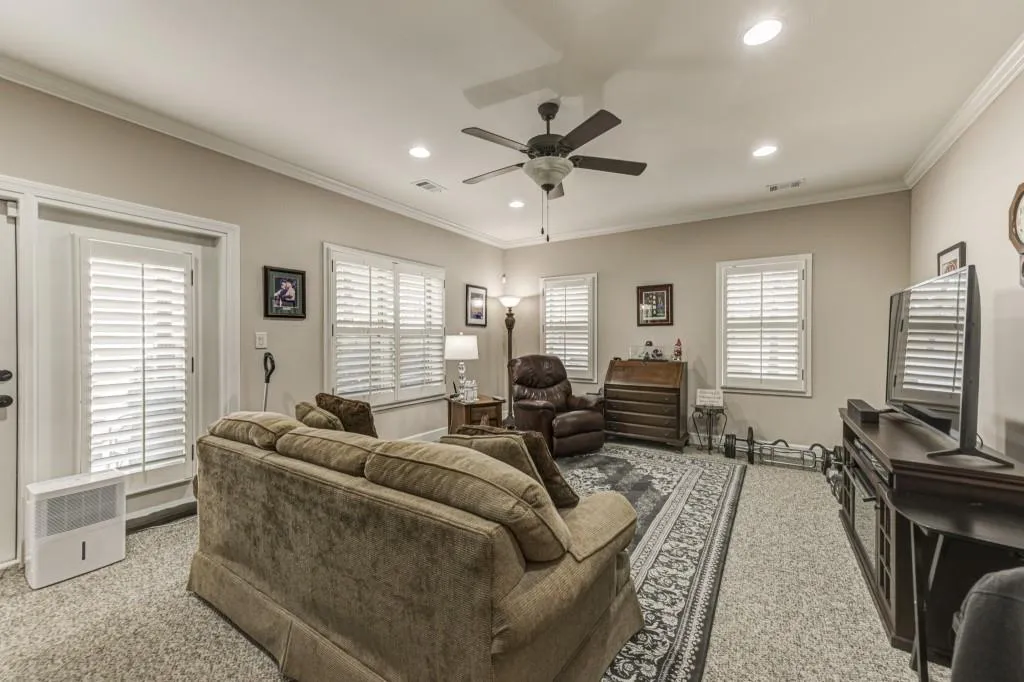 928 Boudreau Court, Sandy Springs, Georgia 30328, 3 Bedrooms Bedrooms, ,3 BathroomsBathrooms,Residential,Sold,928 Boudreau Court,6813596