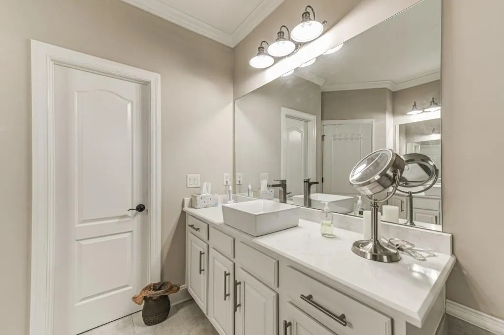 928 Boudreau Court, Sandy Springs, Georgia 30328, 3 Bedrooms Bedrooms, ,3 BathroomsBathrooms,Residential,Sold,928 Boudreau Court,6813596