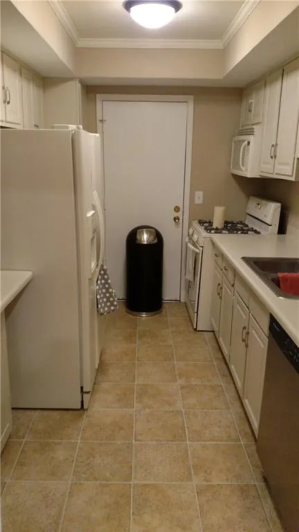 6851 Roswell Road Unit 024, Atlanta, Georgia 30328, 2 Bedrooms Bedrooms, ,2 BathroomsBathrooms,Residential,Sold,6851 Roswell Road Unit 024,5684745