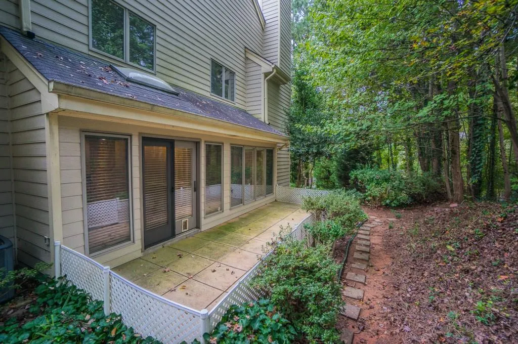 22 Westfair Court, Atlanta, Georgia 30328, 3 Bedrooms Bedrooms, ,2 BathroomsBathrooms,Residential,Sold,22 Westfair Court,5606374