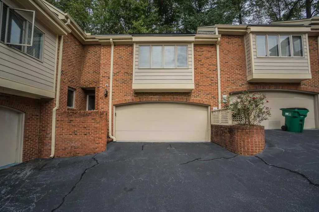 22 Westfair Court, Atlanta, Georgia 30328, 3 Bedrooms Bedrooms, ,2 BathroomsBathrooms,Residential,Sold,22 Westfair Court,5606374