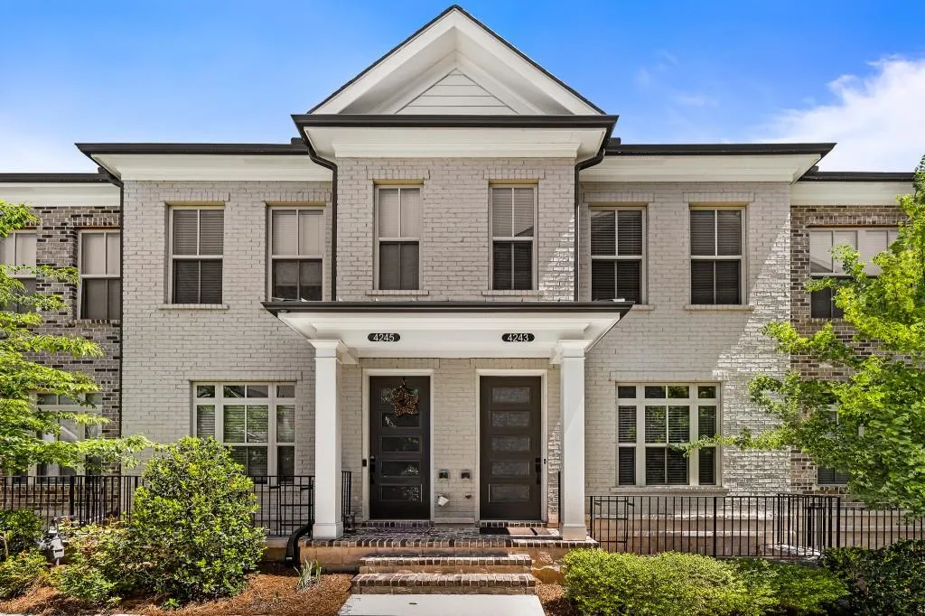 4243 Deming Circle, Sandy Springs, Georgia 30342, 2 Bedrooms Bedrooms, ,2 BathroomsBathrooms,Residential,Sold,4243 Deming Circle,7035161