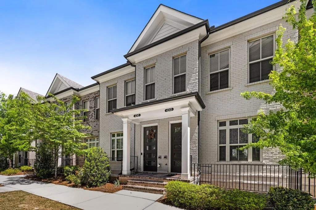 4243 Deming Circle, Sandy Springs, Georgia 30342, 2 Bedrooms Bedrooms, ,2 BathroomsBathrooms,Residential,Sold,4243 Deming Circle,7035161