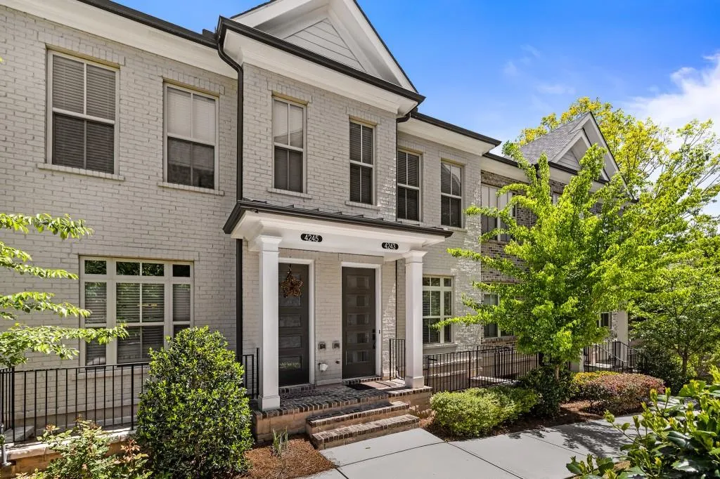 4243 Deming Circle, Sandy Springs, Georgia 30342, 2 Bedrooms Bedrooms, ,2 BathroomsBathrooms,Residential,Sold,4243 Deming Circle,7035161