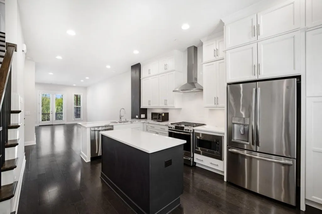 4243 Deming Circle, Sandy Springs, Georgia 30342, 2 Bedrooms Bedrooms, ,2 BathroomsBathrooms,Residential,Sold,4243 Deming Circle,7035161