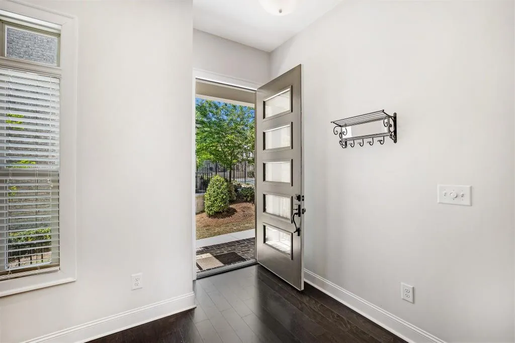 4243 Deming Circle, Sandy Springs, Georgia 30342, 2 Bedrooms Bedrooms, ,2 BathroomsBathrooms,Residential,Sold,4243 Deming Circle,7035161