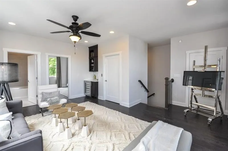 2065 Wheaton Way Unit 19, Sandy Springs, Georgia 30328, 4 Bedrooms Bedrooms, ,4 BathroomsBathrooms,Residential,Sold,2065 Wheaton Way Unit 19,5964669