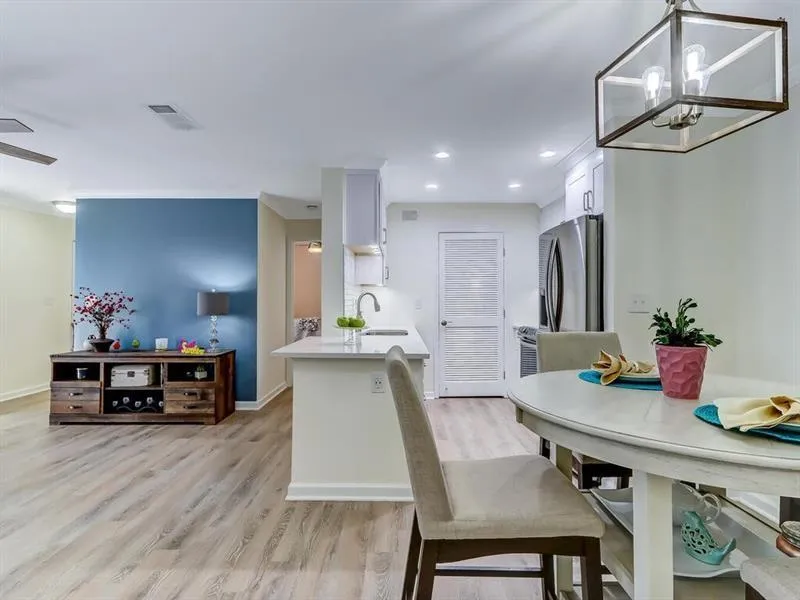 314 Granville Court Unit 314, Atlanta, Georgia 30328, 2 Bedrooms Bedrooms, ,2 BathroomsBathrooms,Residential,Sold,314 Granville Court Unit 314,6850793