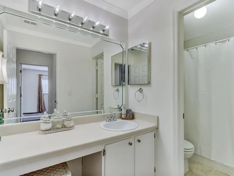 314 Granville Court Unit 314, Atlanta, Georgia 30328, 2 Bedrooms Bedrooms, ,2 BathroomsBathrooms,Residential,Sold,314 Granville Court Unit 314,6850793