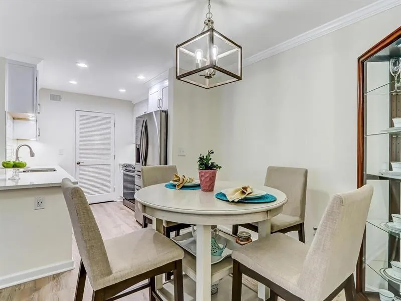 314 Granville Court Unit 314, Atlanta, Georgia 30328, 2 Bedrooms Bedrooms, ,2 BathroomsBathrooms,Residential,Sold,314 Granville Court Unit 314,6850793