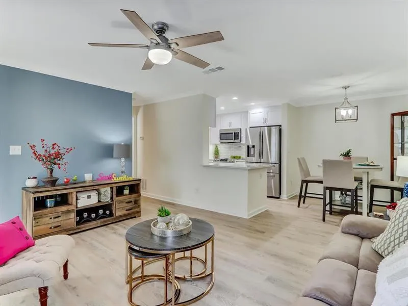 314 Granville Court Unit 314, Atlanta, Georgia 30328, 2 Bedrooms Bedrooms, ,2 BathroomsBathrooms,Residential,Sold,314 Granville Court Unit 314,6850793