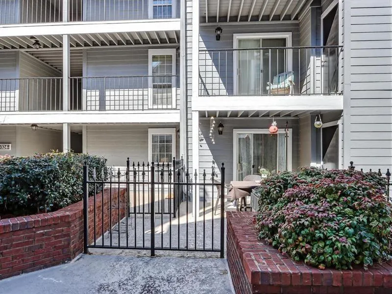 314 Granville Court Unit 314, Atlanta, Georgia 30328, 2 Bedrooms Bedrooms, ,2 BathroomsBathrooms,Residential,Sold,314 Granville Court Unit 314,6850793
