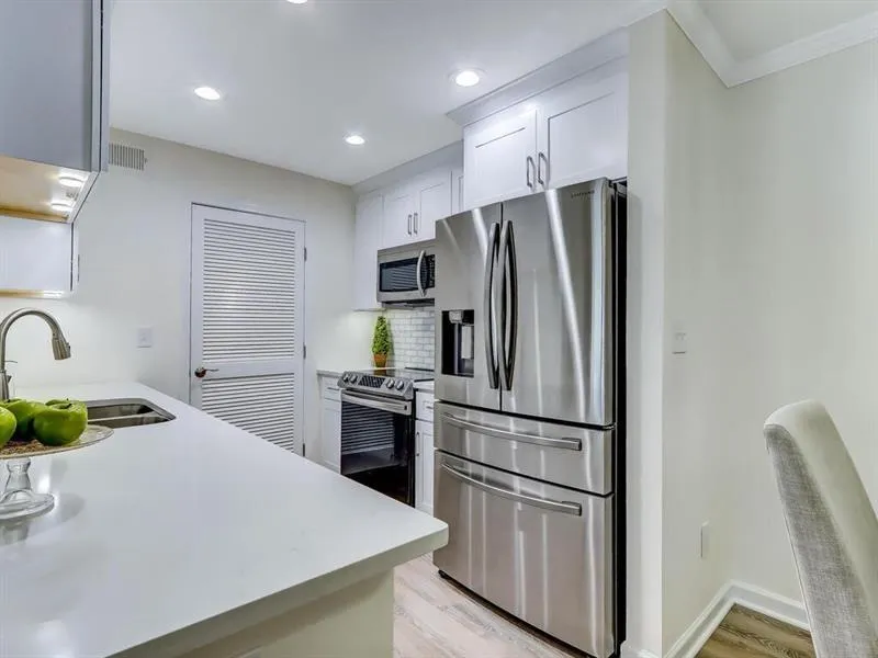 314 Granville Court Unit 314, Atlanta, Georgia 30328, 2 Bedrooms Bedrooms, ,2 BathroomsBathrooms,Residential,Sold,314 Granville Court Unit 314,6850793