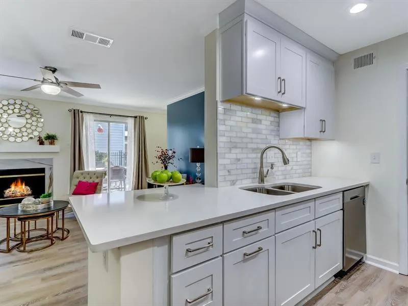 314 Granville Court Unit 314, Atlanta, Georgia 30328, 2 Bedrooms Bedrooms, ,2 BathroomsBathrooms,Residential,Sold,314 Granville Court Unit 314,6850793