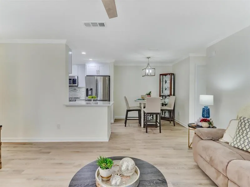 314 Granville Court Unit 314, Atlanta, Georgia 30328, 2 Bedrooms Bedrooms, ,2 BathroomsBathrooms,Residential,Sold,314 Granville Court Unit 314,6850793