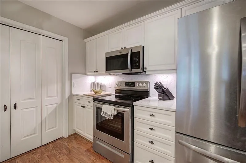 505 Bainbridge Drive, Atlanta, Georgia 30327, 2 Bedrooms Bedrooms, ,2 BathroomsBathrooms,Residential,Sold,505 Bainbridge Drive,7559442