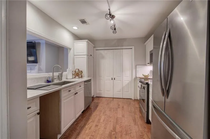 505 Bainbridge Drive, Atlanta, Georgia 30327, 2 Bedrooms Bedrooms, ,2 BathroomsBathrooms,Residential,Sold,505 Bainbridge Drive,7559442