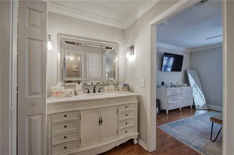 505 Bainbridge Drive, Atlanta, Georgia 30327, 2 Bedrooms Bedrooms, ,2 BathroomsBathrooms,Residential,Sold,505 Bainbridge Drive,7559442