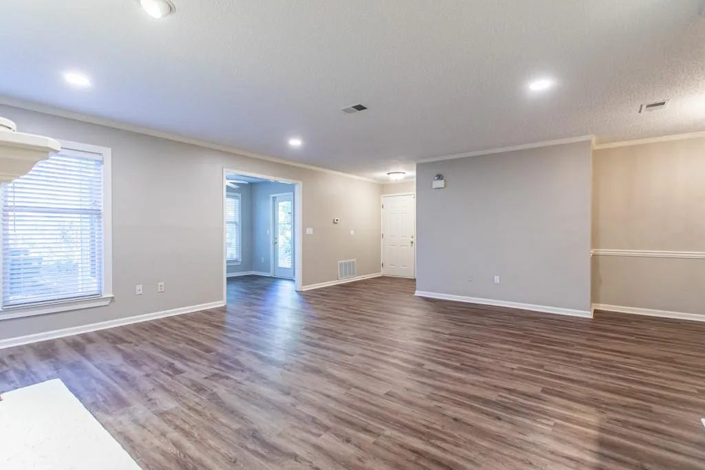 501 Abingdon Way, Sandy Springs, Georgia 30328, 2 Bedrooms Bedrooms, ,2 BathroomsBathrooms,Residential,Sold,501 Abingdon Way,6820980