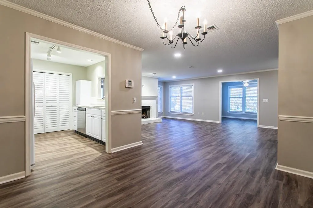 501 Abingdon Way, Sandy Springs, Georgia 30328, 2 Bedrooms Bedrooms, ,2 BathroomsBathrooms,Residential,Sold,501 Abingdon Way,6820980