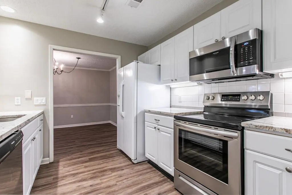 501 Abingdon Way, Sandy Springs, Georgia 30328, 2 Bedrooms Bedrooms, ,2 BathroomsBathrooms,Residential,Sold,501 Abingdon Way,6820980