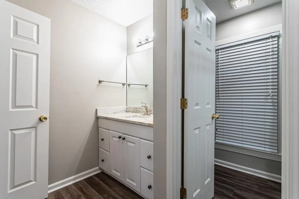 501 Abingdon Way, Sandy Springs, Georgia 30328, 2 Bedrooms Bedrooms, ,2 BathroomsBathrooms,Residential,Sold,501 Abingdon Way,6820980