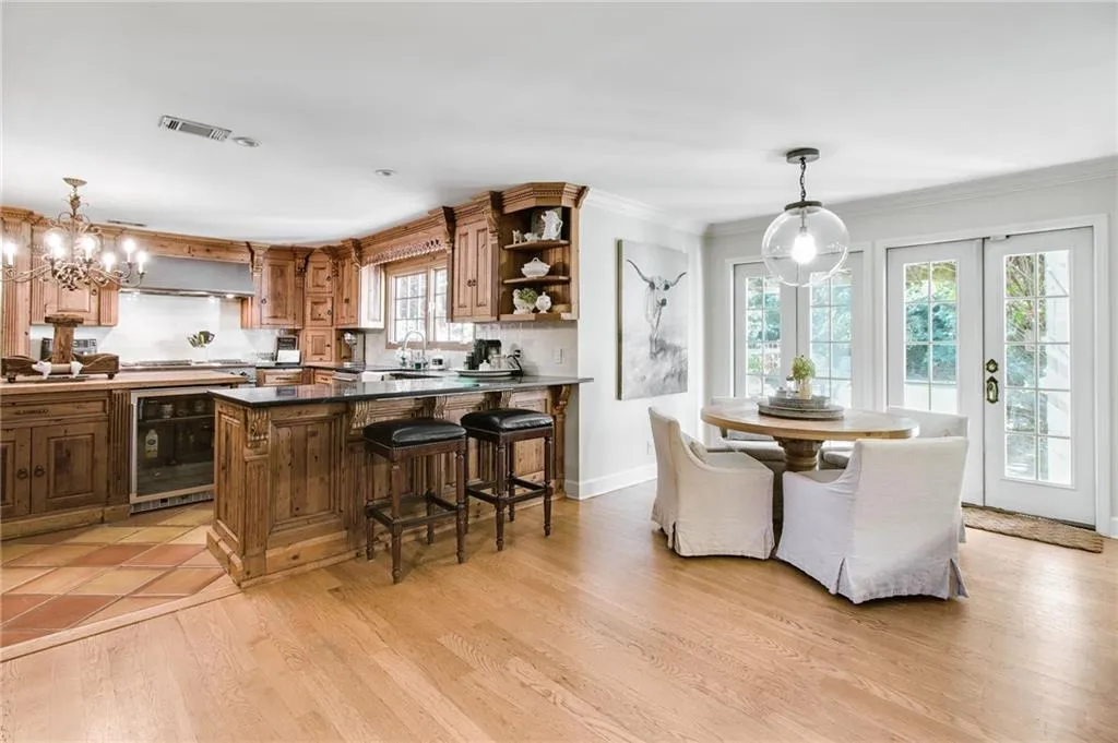 6110 Heards Creek Drive, Atlanta, Georgia 30328, 5 Bedrooms Bedrooms, ,4 BathroomsBathrooms,Residential,Sold,6110 Heards Creek Drive,7514887