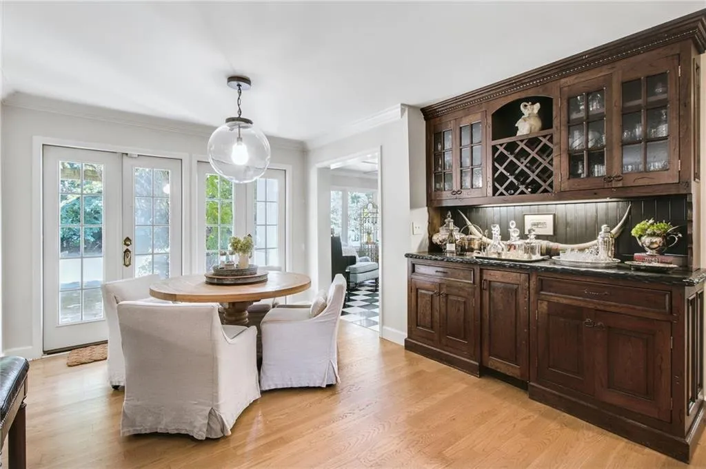 6110 Heards Creek Drive, Atlanta, Georgia 30328, 5 Bedrooms Bedrooms, ,4 BathroomsBathrooms,Residential,Sold,6110 Heards Creek Drive,7514887