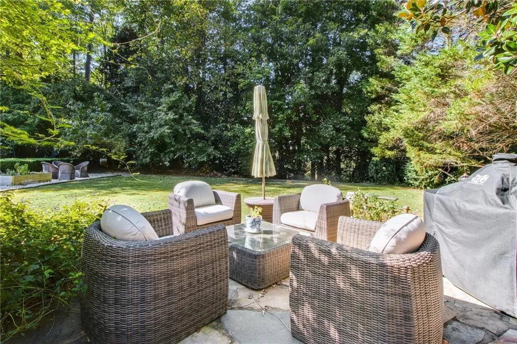 6110 Heards Creek Drive, Atlanta, Georgia 30328, 5 Bedrooms Bedrooms, ,4 BathroomsBathrooms,Residential,Sold,6110 Heards Creek Drive,7514887