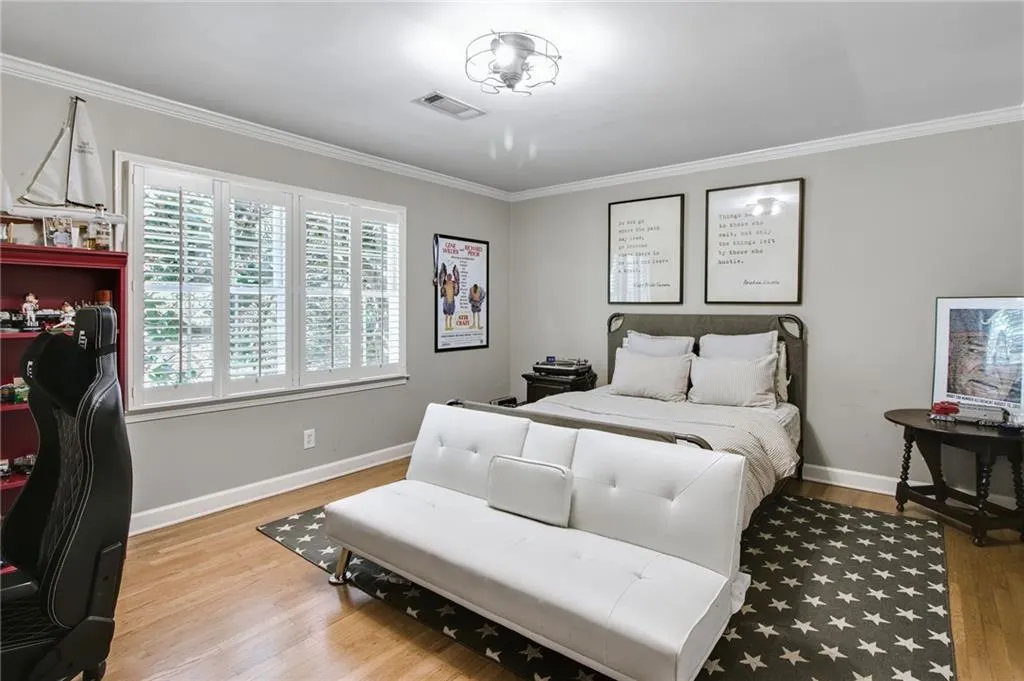 6110 Heards Creek Drive, Atlanta, Georgia 30328, 5 Bedrooms Bedrooms, ,4 BathroomsBathrooms,Residential,Sold,6110 Heards Creek Drive,7514887