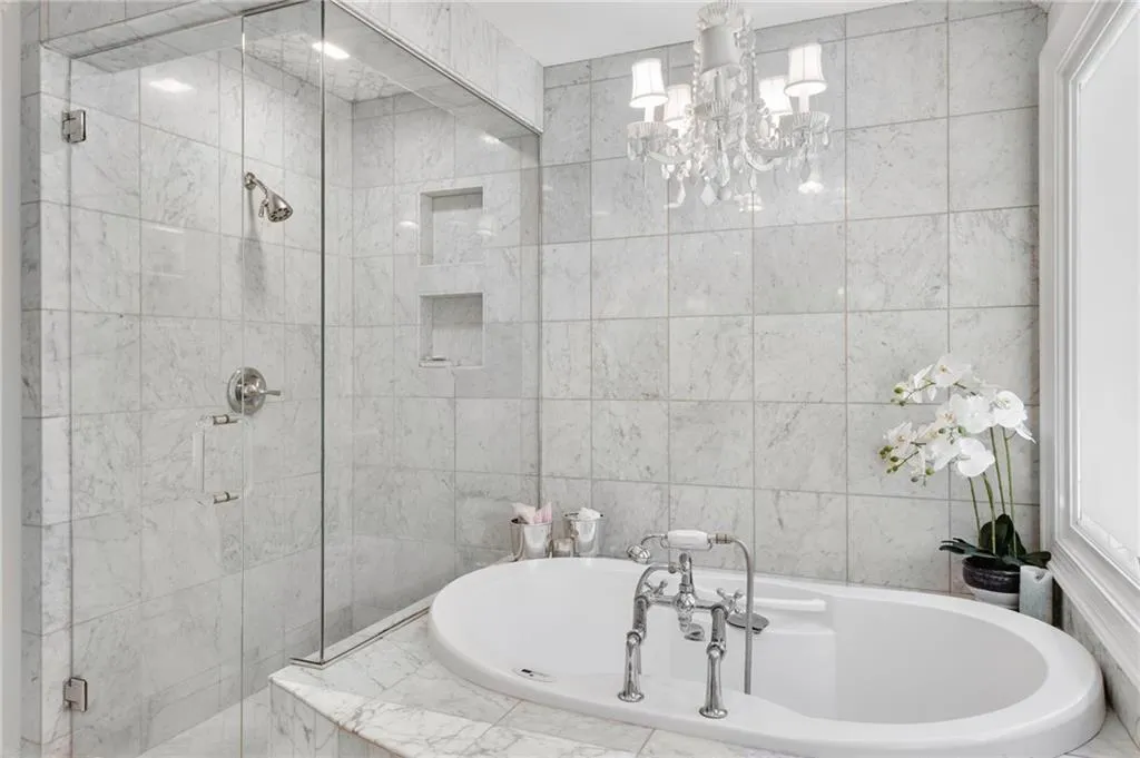 6110 Heards Creek Drive, Atlanta, Georgia 30328, 5 Bedrooms Bedrooms, ,4 BathroomsBathrooms,Residential,Sold,6110 Heards Creek Drive,7514887