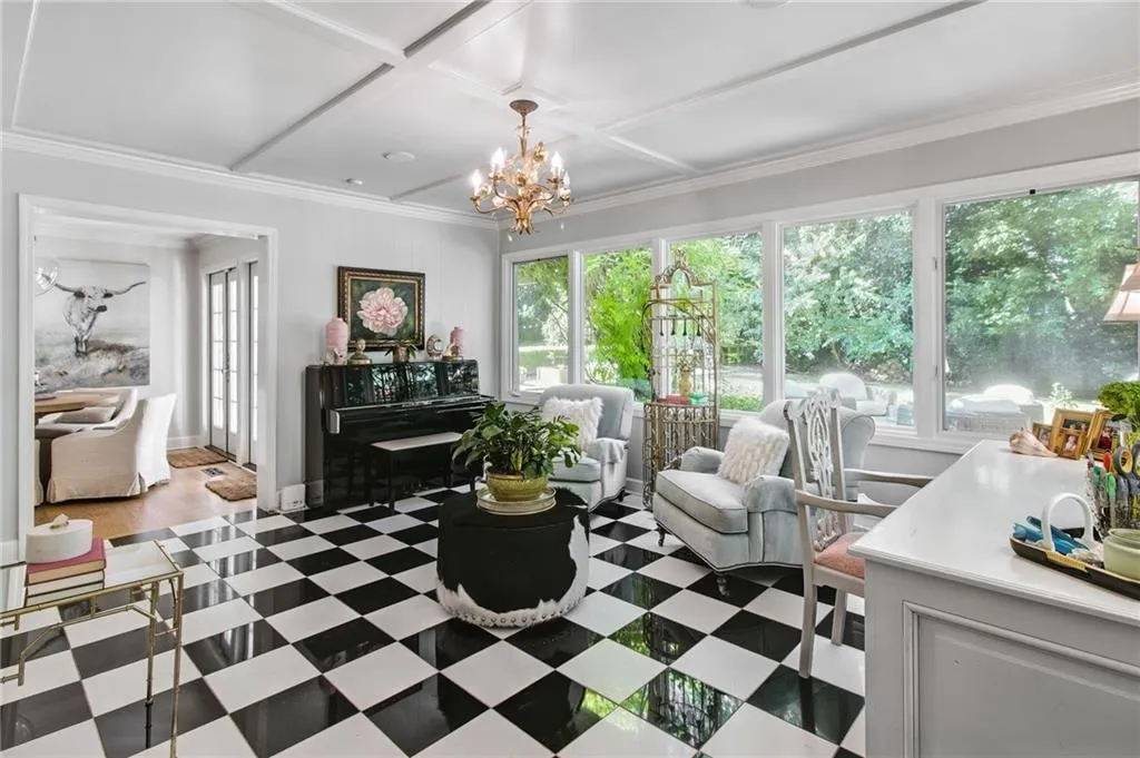 6110 Heards Creek Drive, Atlanta, Georgia 30328, 5 Bedrooms Bedrooms, ,4 BathroomsBathrooms,Residential,Sold,6110 Heards Creek Drive,7514887