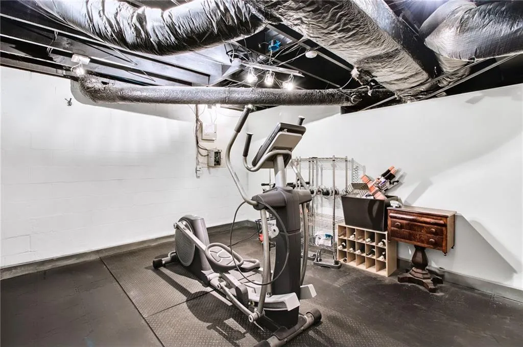 6110 Heards Creek Drive, Atlanta, Georgia 30328, 5 Bedrooms Bedrooms, ,4 BathroomsBathrooms,Residential,Sold,6110 Heards Creek Drive,7514887